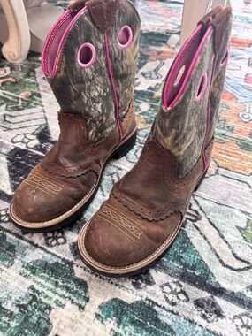 Ariat Brown Leather & Camouflage Ankle Boots with Pink Trim